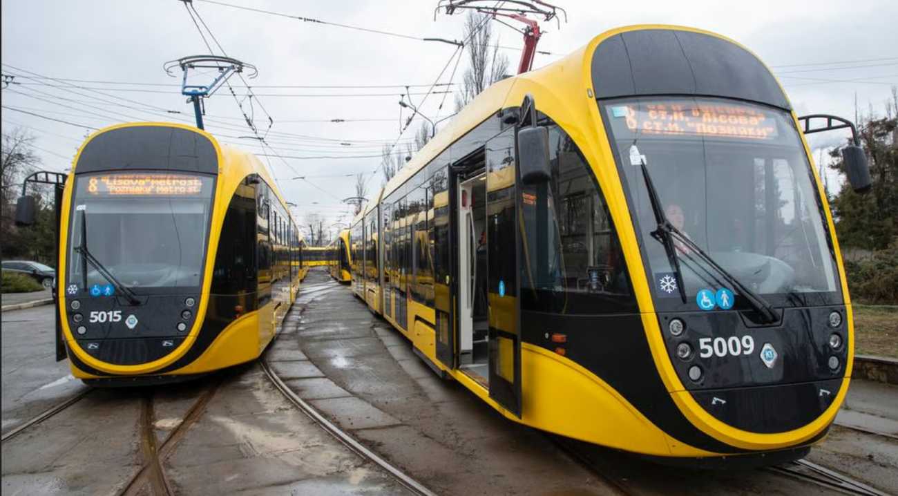 8 трамвай Київ