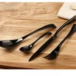Чорні столові прибори: елегантність, що змінює правила гри