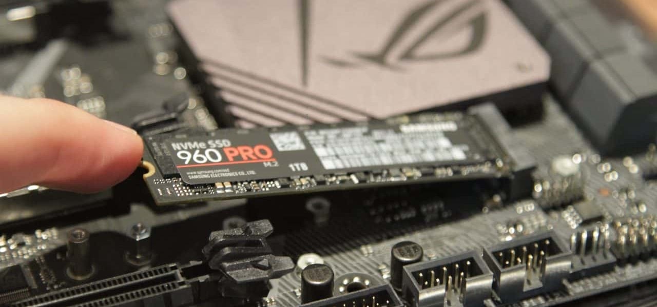 Материнская плата и SSD-накопители: основа быстрого и стабильного компьютера