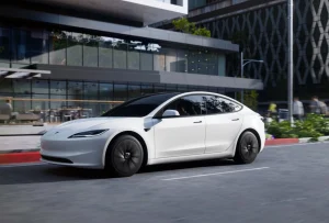Сколько времени занимает зарядка Tesla 3 от разных источников питания?
