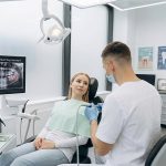Скільки коштує лікування зубів у 2026 році і від чого залежить ціна